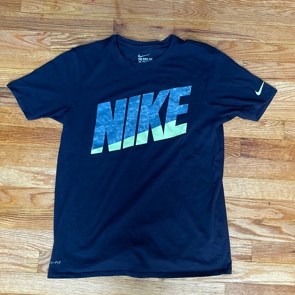 Nike T-shirt - Picture 1 of 1